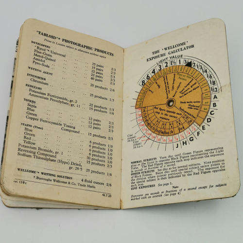 The Wellcome photographic exposure guide - Vintage