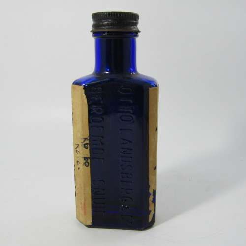 Vintage Otto Landsberg Snuff bottle - with label and still full of snuff