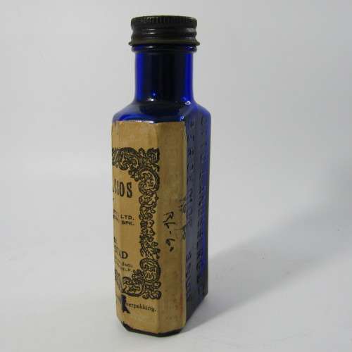 Vintage Otto Landsberg Snuff bottle - with label and still full of snuff