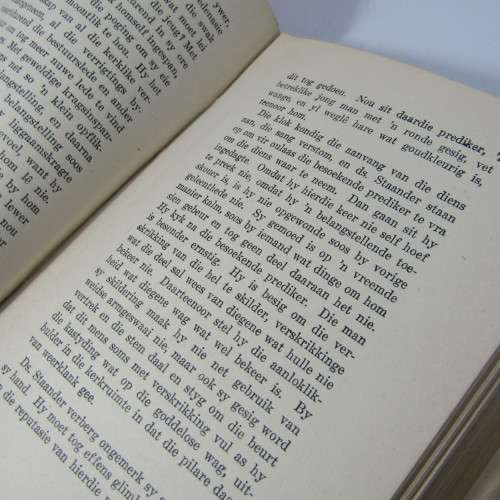Lot of 3 vintage Afrikaans Books, met Swaard en Pistool - Gustav Dykstra, Nooit sterf die droom- Cha