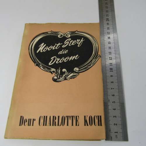 Lot of 3 vintage Afrikaans Books, met Swaard en Pistool - Gustav Dykstra, Nooit sterf die droom- Cha