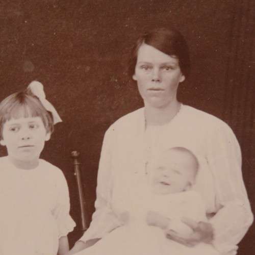 Antique photo of Sannie ( born Marais ) & Maas Jordaan & their 2 children