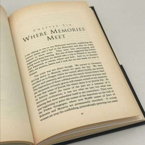 Making Memory - creating Britain`s first holocaust centre by Stephen D. Smith