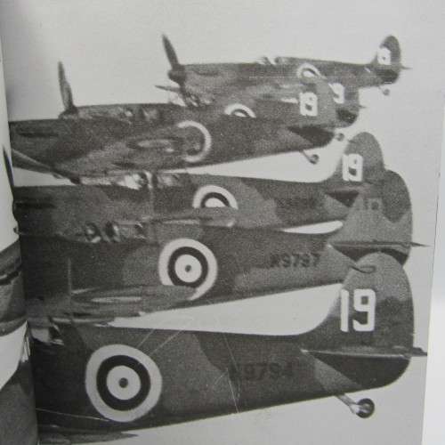 Spitfire A complete fighting history - by Alfred Price 1991 Edition - Excellent Condition