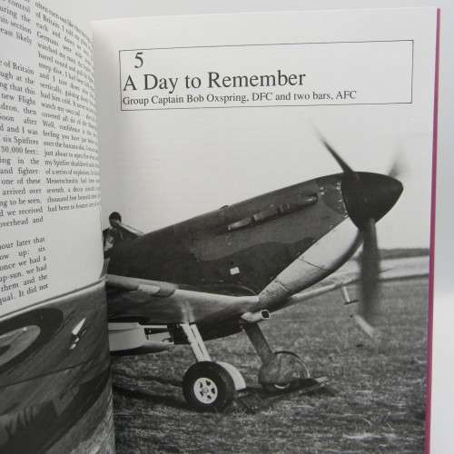 Spitfire A complete fighting history - by Alfred Price 1991 Edition - Excellent Condition
