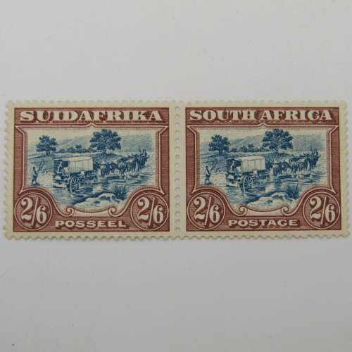 South Africa 2/6 stamp SACC 50a a mint pair with light hinge marks