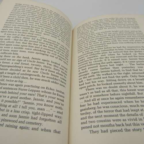 Met ander oë by Uys Krige - Signed and dedicated to Shaleen Surtie Richards