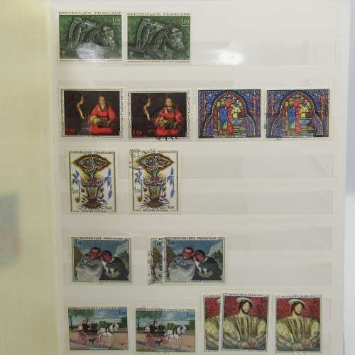 Thematic stamp collection in Top condition book - Almost 200 Art stamps