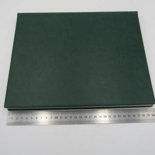 Thematic stamp collection in excellent condition album - Over 120 Art stamps