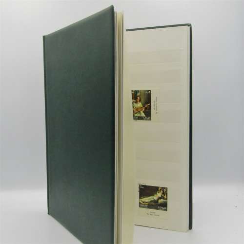 Thematic stamp collection in excellent condition album - Over 120 Art stamps