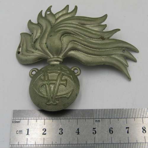 WW2 Italian Carabinieri Military police metal cap badge