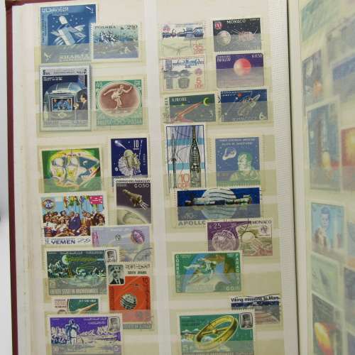Album with Thematic stamps - 433 in Total
