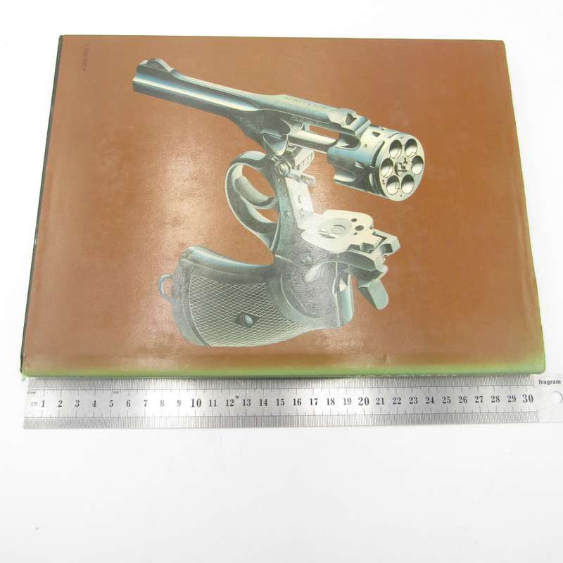 The Complete Handgun - 1300 to the Present by Ian V Hogg