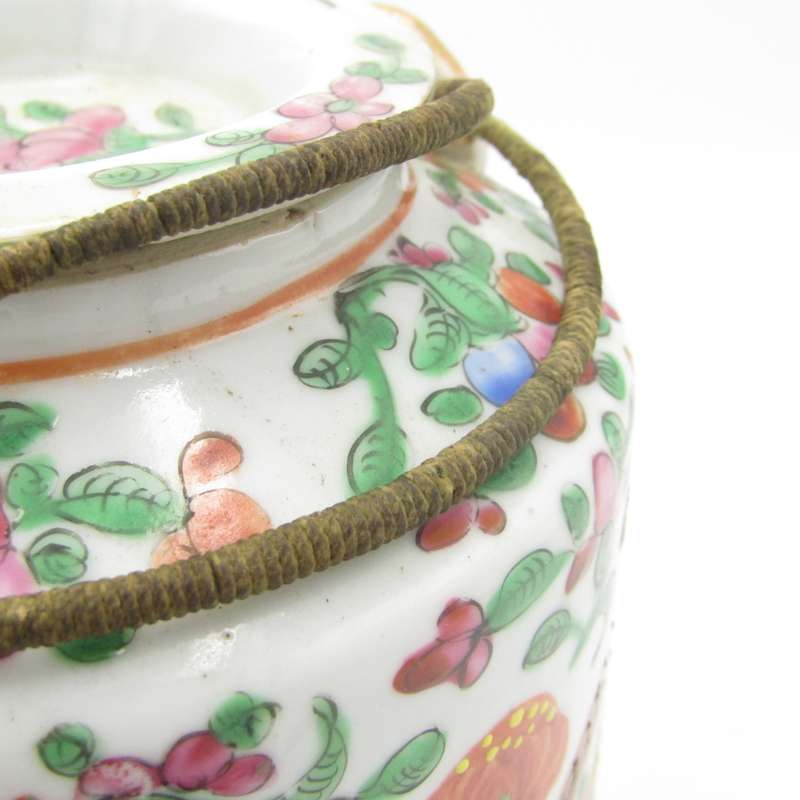Antique Chinese family Rose porcelain teapot - 19th Century