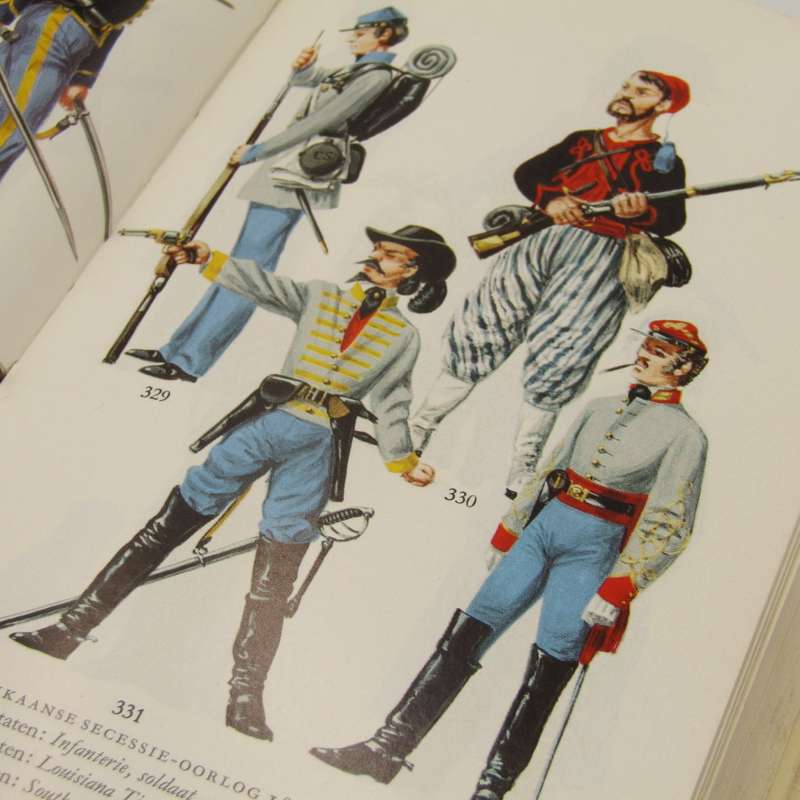 Uniformen in Kleur Dutch version 1969 by Moussault