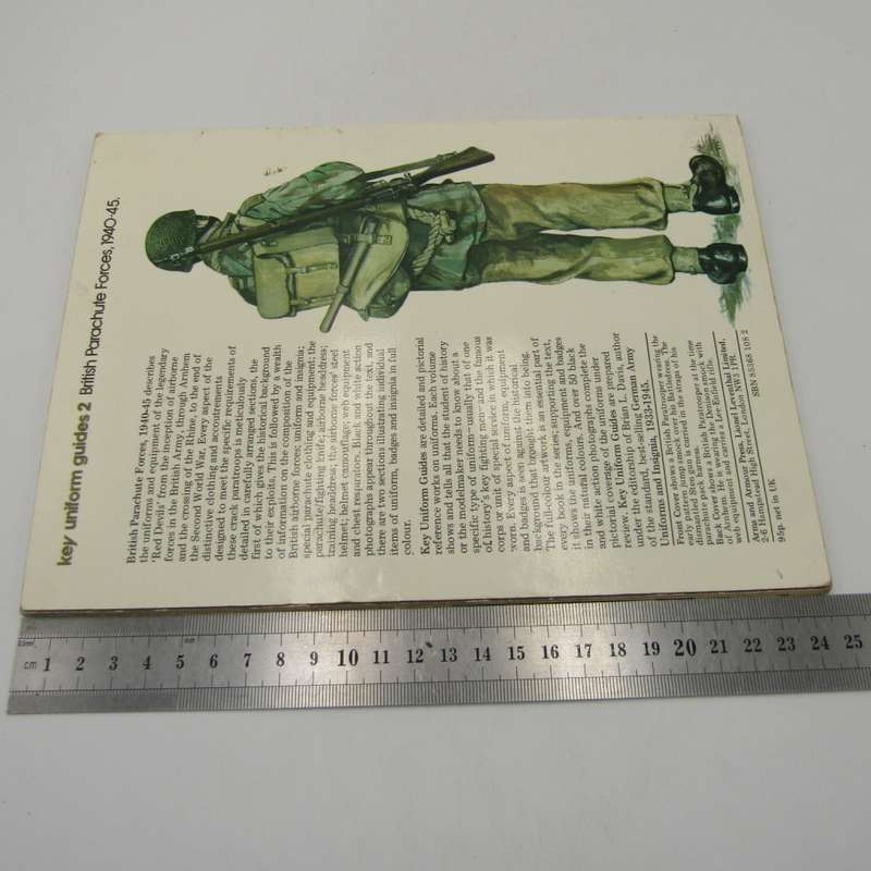 British parachute forces 1940-45 by Howard P. Davies key uniform guide