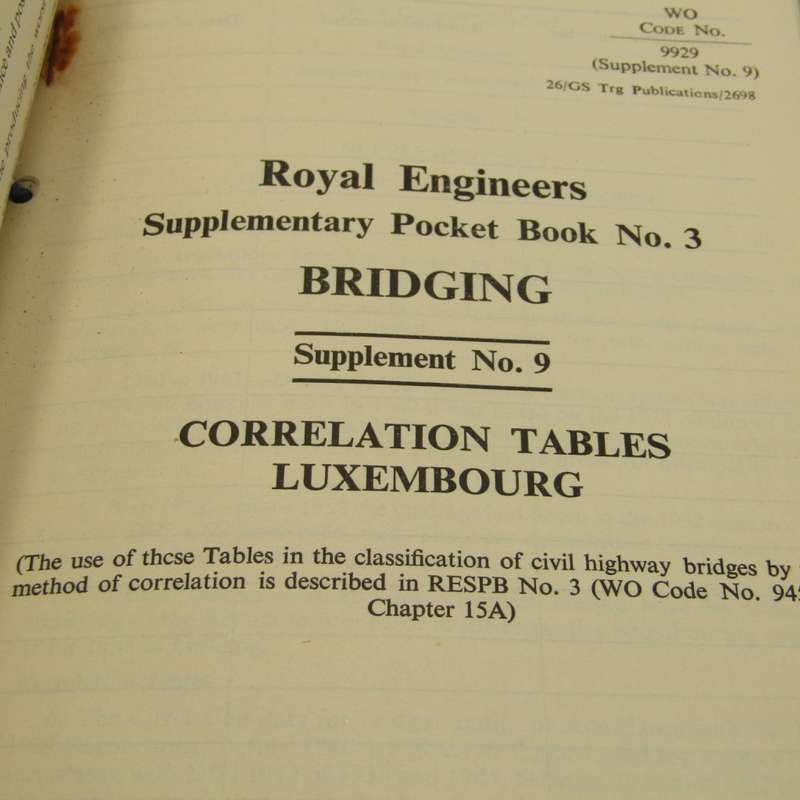 Royal Engineers Supplementary pocket book - Bridging 1957 ( issued 1963 )