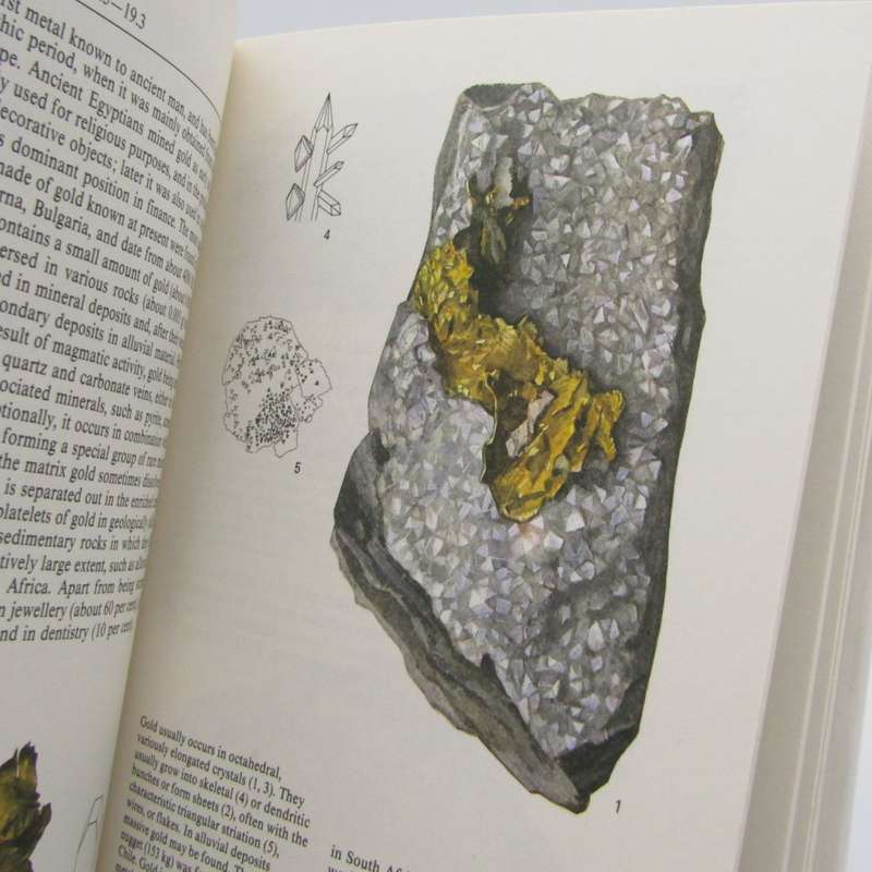 Hamlyn Colour Guides Minerals by Jaroslav Svenek