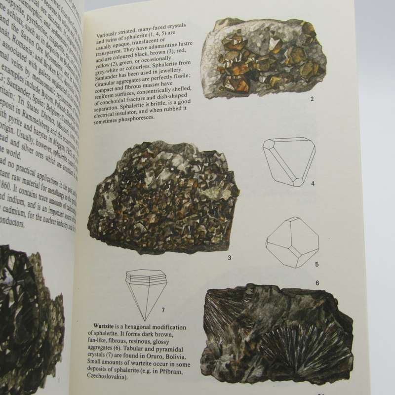 Hamlyn Colour Guides Minerals by Jaroslav Svenek