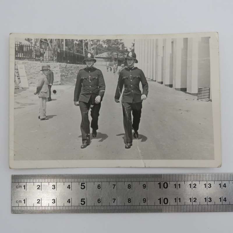 Vintage postcard of 2 police officers - South AFRICA - Identified as Aucamp and Pieter Kottich - cre