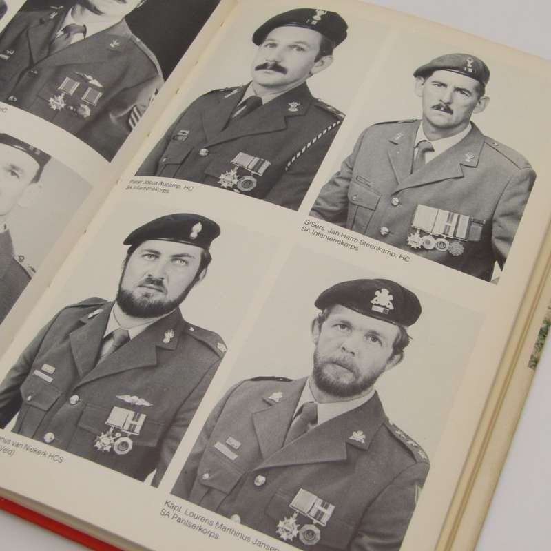 Honoris Crux - Ons Dapperes by At van Wyk - Volume 1 and 2