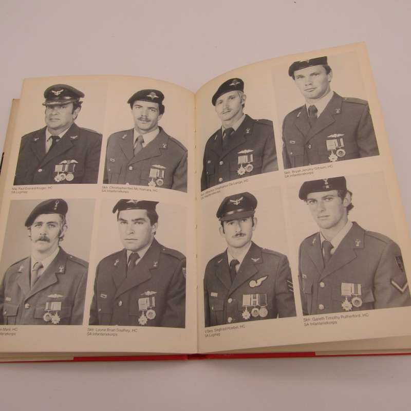 Honoris Crux - Ons Dapperes by At van Wyk - Volume 1 and 2