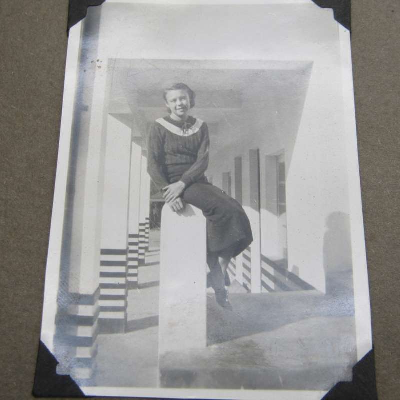 Album met meer as 70 fotos vanaf 1932 en aan - Families Barnardt, Kottich en ook fotos van Hasse