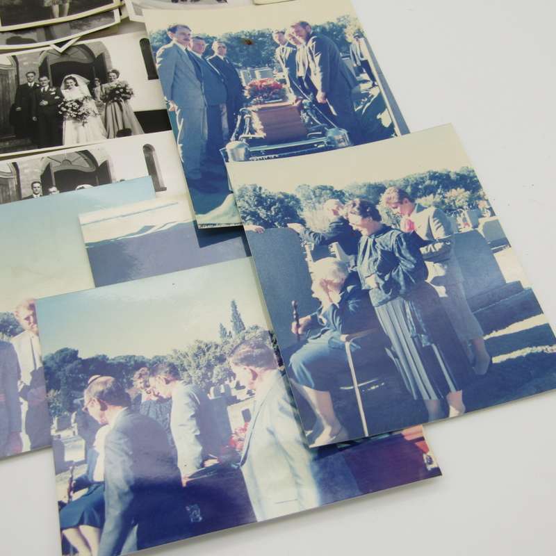 128 Fotos - meestal van mense in Bloemfontein omgewing - 1930 en aan Kottich en Barnardt families