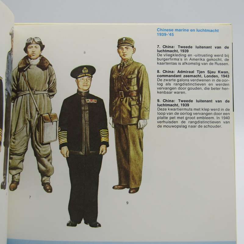 Uniformen uit de Tweede Wereldoorlog - 2-Marine en Luchmacht - Dutch issue