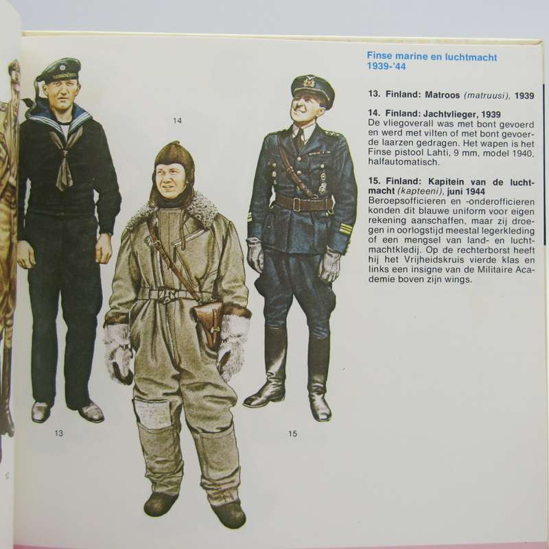 Uniformen uit de Tweede Wereldoorlog - 2-Marine en Luchmacht - Dutch issue