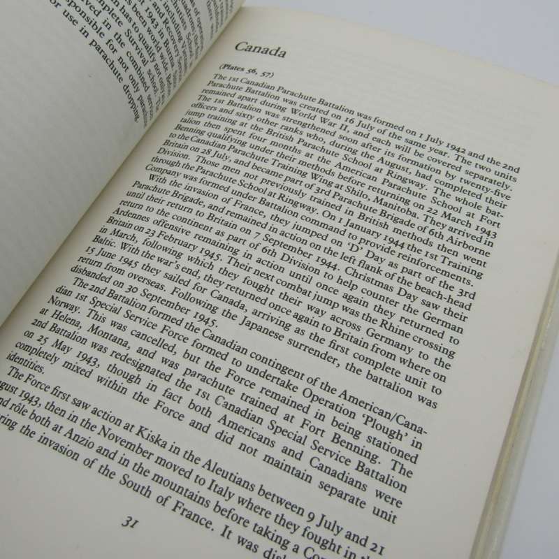 Parachute Badges and Insignia of the World by RJ Bragg and Roy Turner