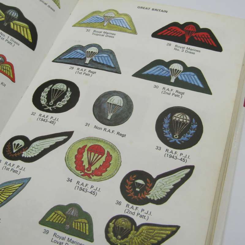 Parachute Badges and Insignia of the World by RJ Bragg and Roy Turner