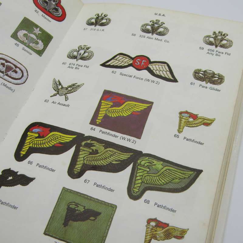 Parachute Badges and Insignia of the World by RJ Bragg and Roy Turner