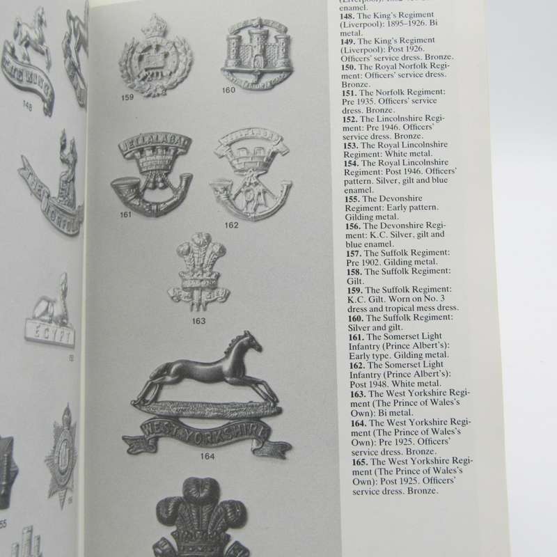 British Army Collar badges - 1881 to the present by Churchill and Westlake