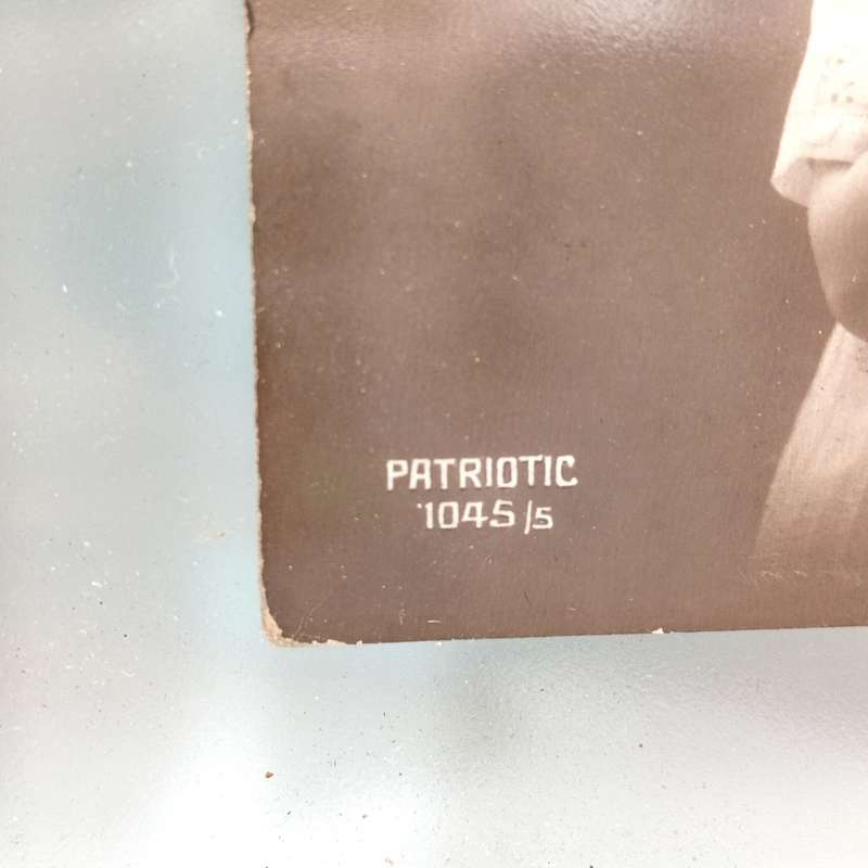Lot of 3 x WW1 postcards in frame - 2 of them passed by censor