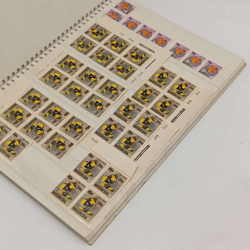 Excellent 32 page stamp album - as good as new