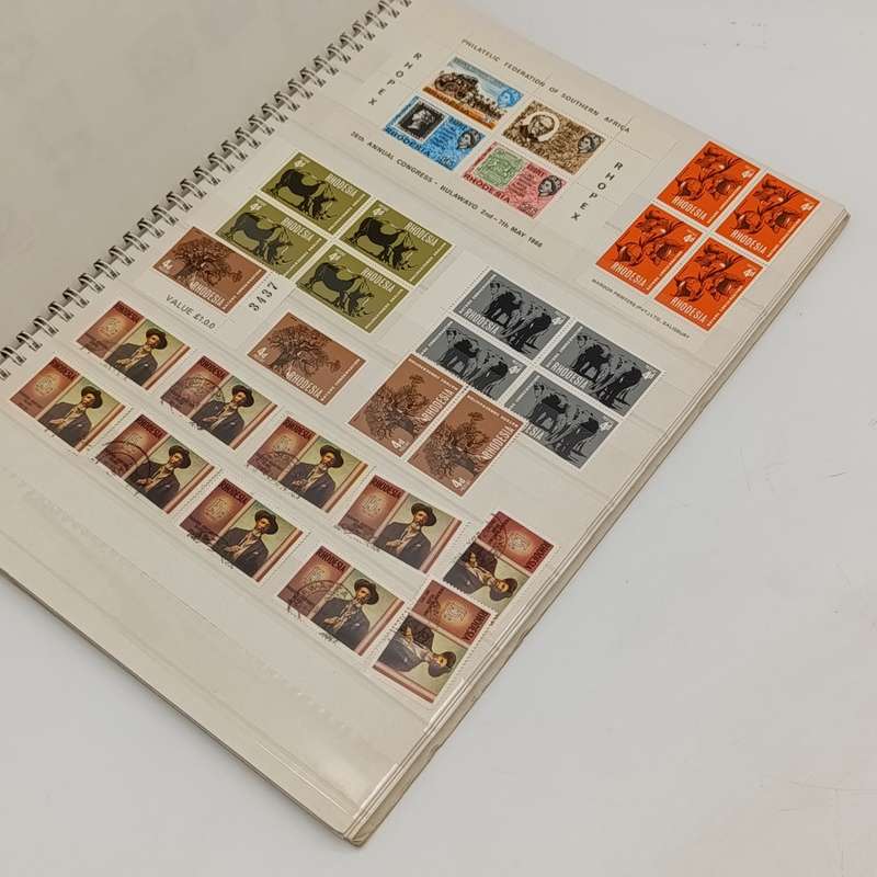 Excellent 32 page stamp album - as good as new