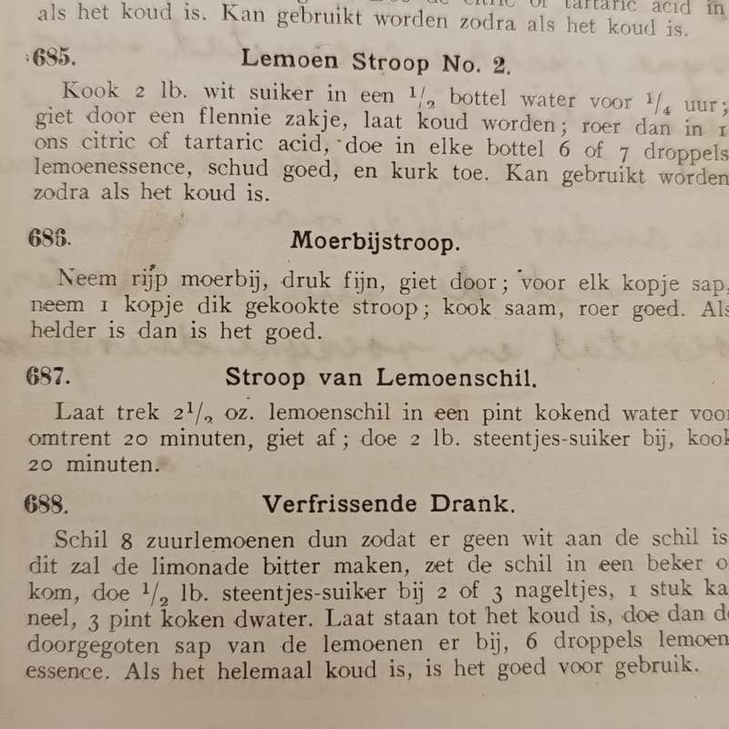 Oranje Kook-, Koek- en Resepten-boek voor Zuid-Afrika door Mevr.D.J.H - 1913 issue