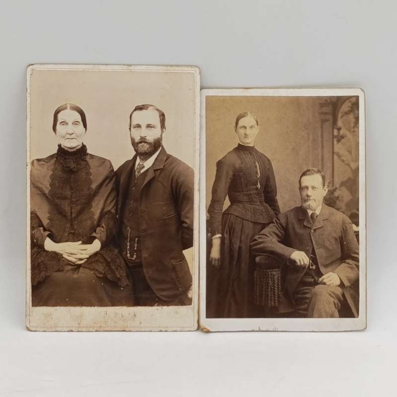 Lot of 2 photos of different eras of the Swart Family - Western Cape