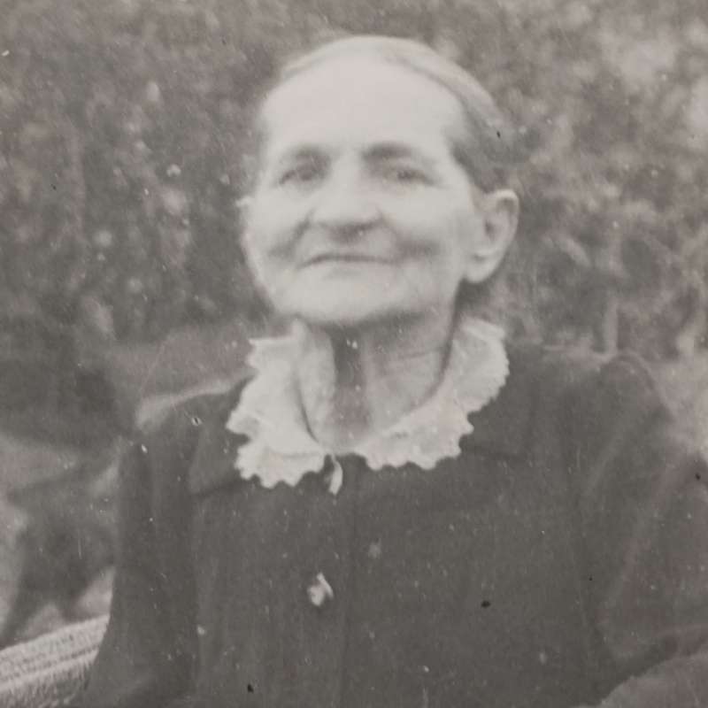 Vintage photos of Ouma Swart & Oom Thys Swart van Napier