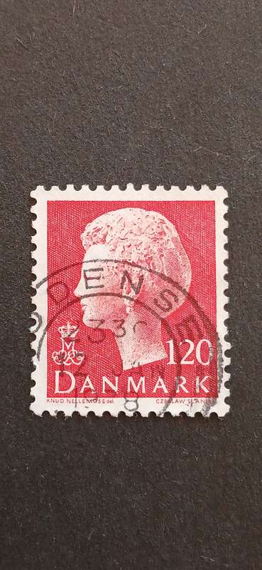 DENMARK 1977 QUEEN MARGERETHE II