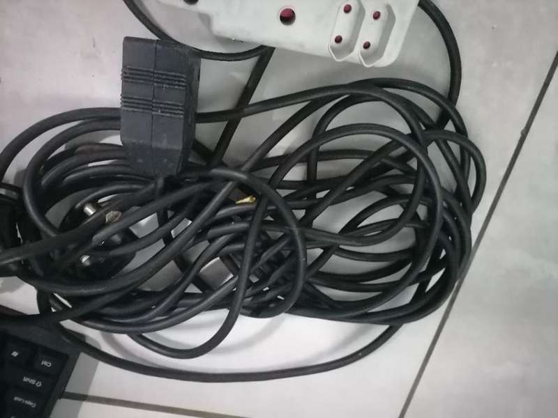 LIQUIDATION ITEM*R30 FREIGHTBULK LOT*EXT CORD ,LAMIATOR,KEYBRDS,MOUSE,XBOX CHARGE STATION,CONTROLER