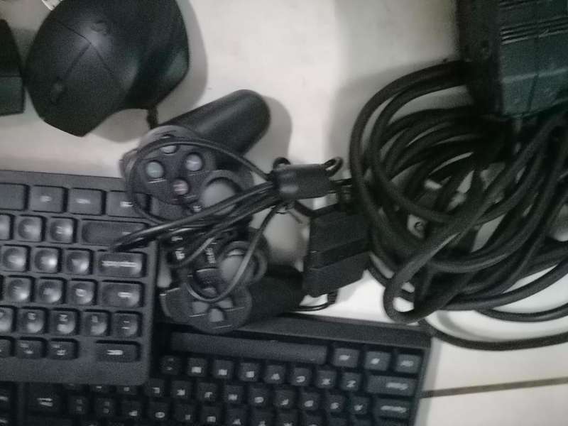 LIQUIDATION ITEM*R30 FREIGHTBULK LOT*EXT CORD ,LAMIATOR,KEYBRDS,MOUSE,XBOX CHARGE STATION,CONTROLER