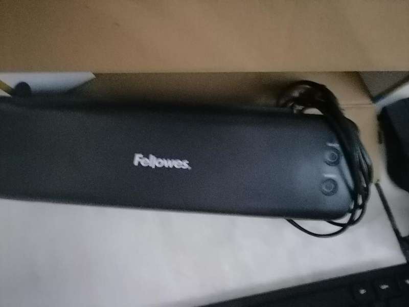 LIQUIDATION ITEM*R30 FREIGHTBULK LOT*EXT CORD ,LAMIATOR,KEYBRDS,MOUSE,XBOX CHARGE STATION,CONTROLER