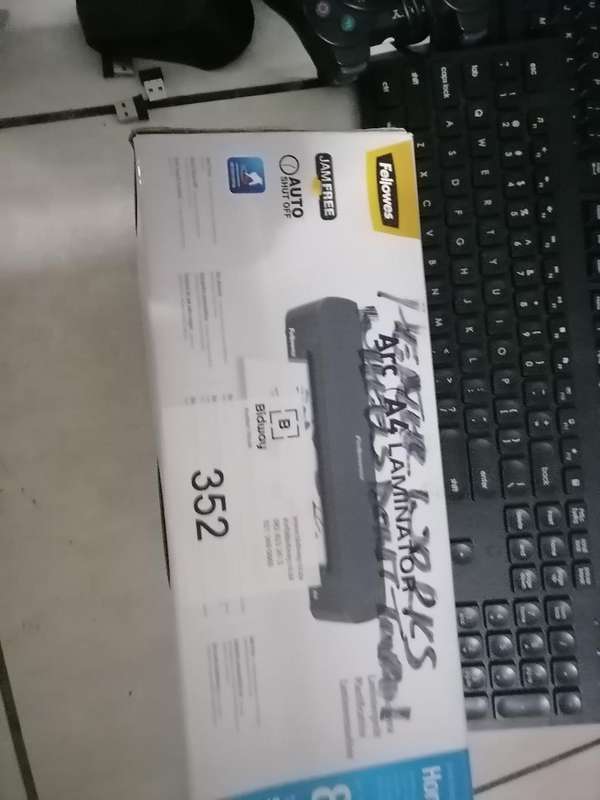 LIQUIDATION ITEM*R30 FREIGHTBULK LOT*EXT CORD ,LAMIATOR,KEYBRDS,MOUSE,XBOX CHARGE STATION,CONTROLER