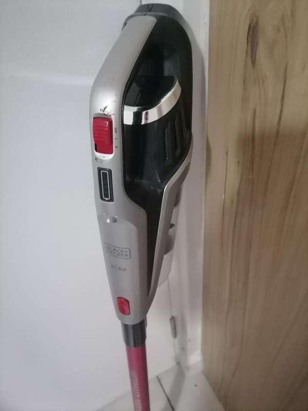 *LIQUIDATION ITEM**R30 FREIGHT*BLACK+DECKER 21.6V 3-IN-1 CORDLESS STICK VACUUM*NO CHARGER*POWERS ON