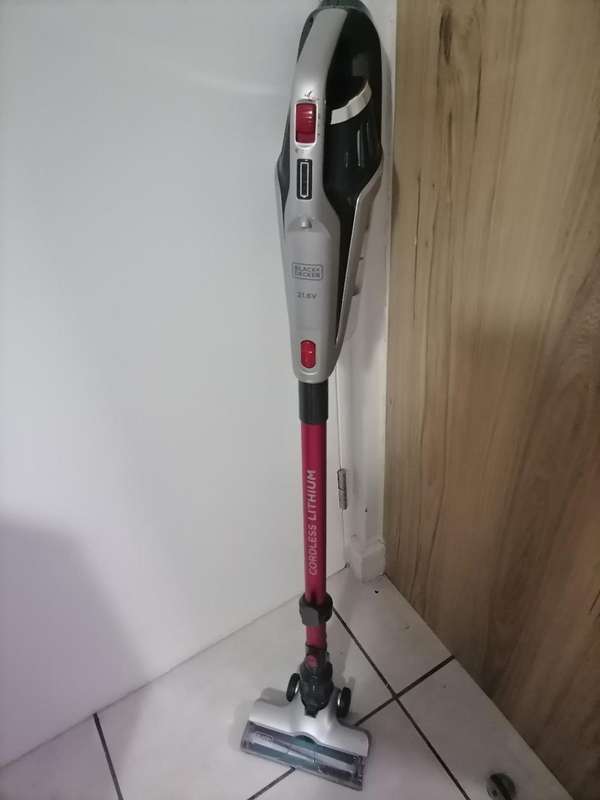 *LIQUIDATION ITEM**R30 FREIGHT*BLACK+DECKER 21.6V 3-IN-1 CORDLESS STICK VACUUM*NO CHARGER*POWERS ON