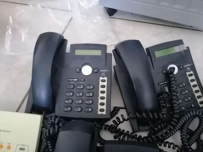 *FREE FREIGHT BLACK FRIDAY DEAL*LIQUIDATION LOT*LOT OF SNOM 300 IP PHONES,MINI UPS*1 BID FOR LOT**
