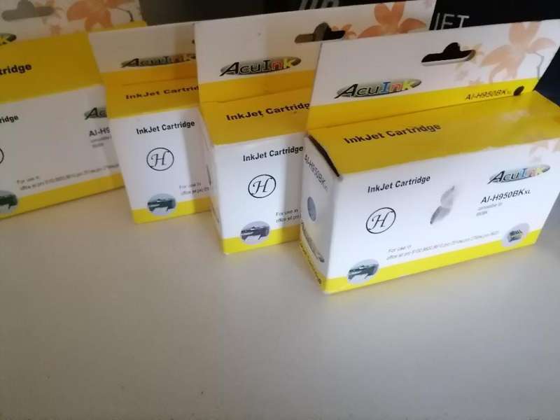 *FESTIVE DEALS*R30 FREIGHT FOR THE LOT*LOT OF BRAND NEW INK CARTRIDGES AND TONERS*