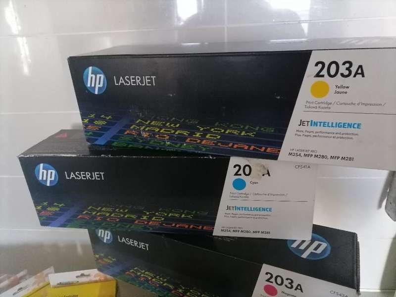 *FESTIVE DEALS*R30 FREIGHT FOR THE LOT*LOT OF BRAND NEW INK CARTRIDGES AND TONERS*